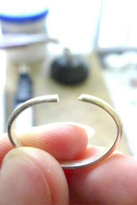 Basic Silversmithing: How To Make A Silver Ring Band — Maker Monologues Diy Silver Rings, Metal Rings Handmade, Silversmithing Tutorials, Simple Ring Band, Silversmith Rings, Jewelry Making Books, Silversmithing Jewelry, Metal Jewelry Making, How To Make Rings