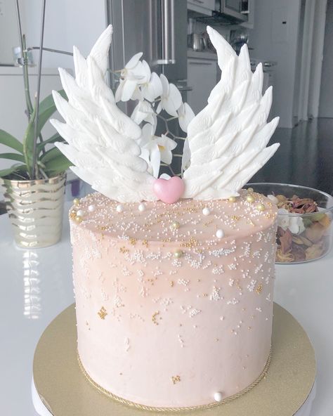 Cake With Wings Angel, Angel Theme Birthday Cake, Angel Themed Cake, Angelic Birthday Theme, Cake With Angel Wings, Angel Birthday Theme, Angel Theme Birthday Party, Angel Theme Cake, Heavenly Birthday Cake