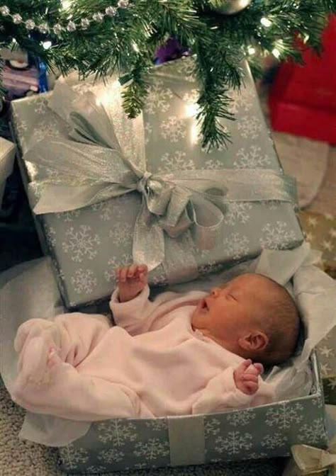 Christmas Baby Pictures, Idee Babyshower, Baby Christmas Photos, Baby Fotografie, Baby Picture Ideas, Newborn Christmas, Newborn Pics, Foto Baby, Foto Tips