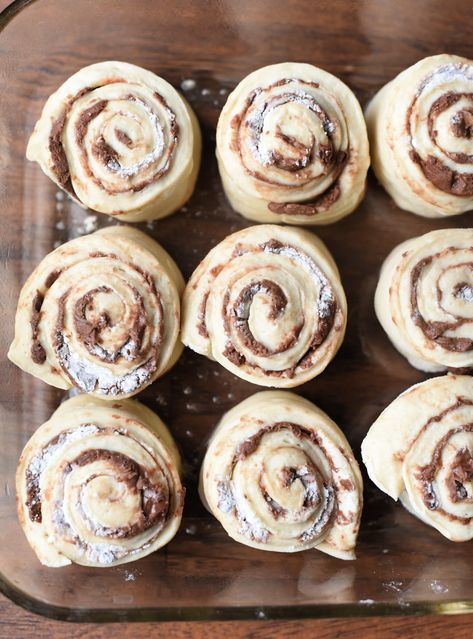 Hot Chocolate Rolls, Hot Cocoa Rolls, Hot Chocolate Cinnamon Rolls, Cinnamom Rolls, Homemade Cinnamon Rolls Recipe, Chocolate Rolls, Tasty Sweets, Rolls Homemade, Cinnamon Roll Recipe Homemade