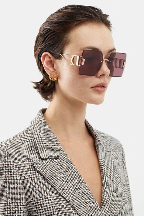 Dior 30montaigne S7u Oversized Square Sunglasses - Womens - Burgundy Gold Dior Sunglasses Women, Oversized Square Sunglasses, Christian Dior Sunglasses, Dior Sunglasses, Burgundy And Gold, Designer Accessories, Fashion Styles, Luxury Handbags, Square Sunglasses