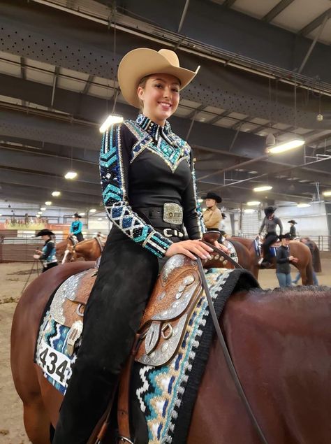 Ranch Horse Show Clothes, Horse Show Shirts Western, Western Horse Show Outfits, Western Pleasure Riding, Western Jacket Women, Showing Outfits, Western Pleasure Outfit, Horse Show Shirts, Show Outfit Ideas