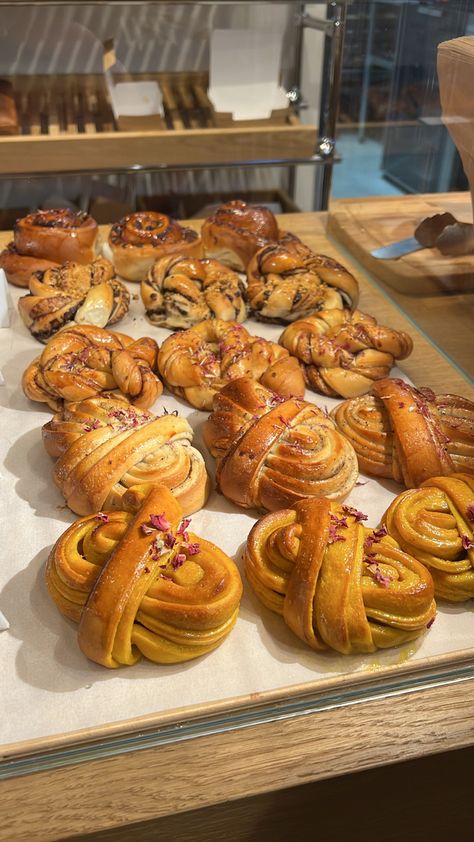 Pastry from “DEJ” located in WARSAW, POLAND #pastry #buns #warsaw #food #sweet #delicious Warsaw Food, Chocolate Bun, Euro Winter, Poland Food, Polish Girl, Poland Travel, Bun Bun, Warsaw Poland, Food Sweet