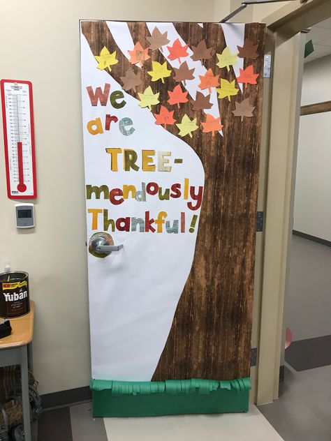 Classroom Door November, Thankful Door Decorations Classroom, November Classroom Door, November Classroom Door Ideas, Thanksgiving Door Decorations Classroom, Fall Classroom Decorations Ideas, Thanksgiving Classroom Door, Thanksgiving Door Decorations, Fall Classroom Door