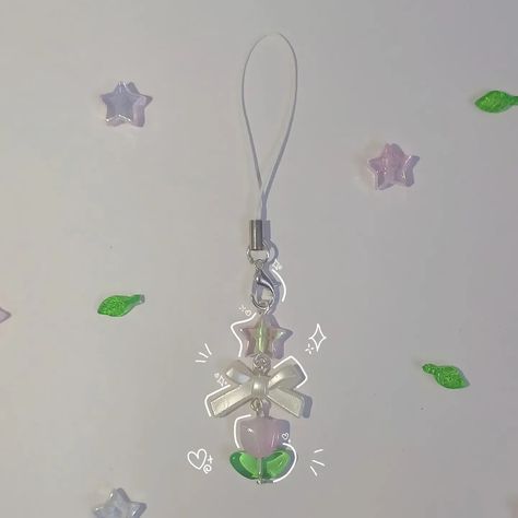 ₊˚⊹ pink tulip phone-charm/keychain ₊˚⊹ price: 99/- shipping charges are extra :) dm to buy! ♡ Tulip Phone Charm, Phone Keychain, Beaded Diy, Summer Carnival, Edits Aesthetic, Keychain Ideas, Manik Manik, Bead Keychain, Strap Phone