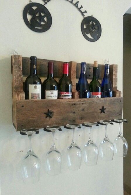 Hand made Vintage Wine Rack repurposed horse shoes for wine glass holders & an old pallet; holds six bottles and six glasses and brings a Southern Swag to your wine etiquette ;)Find us on Facebook at Southern Branded Custom Crafting. Horse Shoe Shoe Rack, Horse Shoe Shaped Bar, Horseshoe Bottle Holder, Horse Shoe Wine Bottle Holder, Horseshoe Art Wine Racks, Horseshoe Wine Rack, Wine Etiquette, Vintage Wine Rack, Build A Dog House