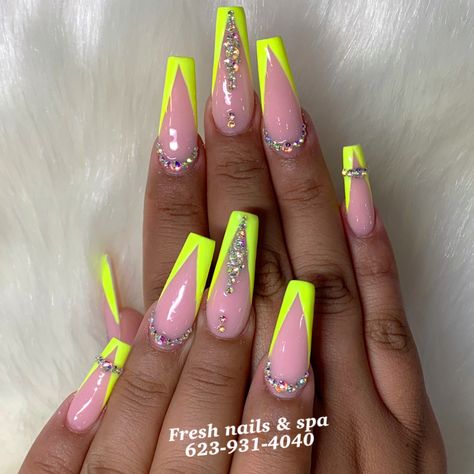 Neon Bling Nails Rhinestones, Neon Nails With Gems, Neon Nails With Rhinestones, Acrylic Neon Nails, Neon Coffin Nails, Yellow Neon Nails, Neon Green Nails, Nails Design With Rhinestones, Vibrant Nails