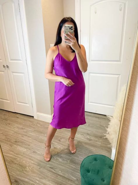 Pink Slip Dress Outfit Summer, Purple Slip Dress Outfit, Satin Slip Dress Outfit Casual, Pink Satin Dress Outfit, Oversized Slip Dress, Satin Dress Outfit Casual, Slip Dress Outfit Summer, Silk Slip Dress Outfit, Satin Slip Dress Outfit