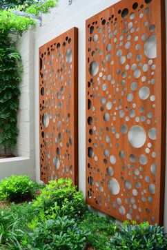 Contemporary Galvanized Sheet Metal Outdoor Design Ideas, Pictures, Remodel and Decor//man, I want some cool yard art Cinder Block Walls, Walled Garden, Metal Screen, Steel Panels, Decorative Screens, Wall Garden, Corten Steel, Design Industrial, Garden Fence