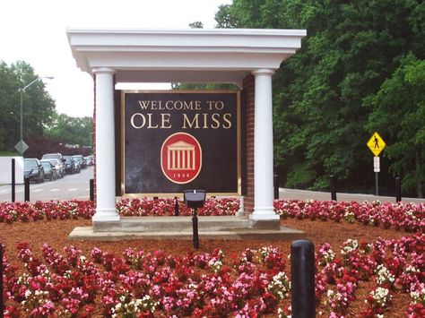 Ole Miss - University of Mississippi Rebels football - campus entrance Ole Miss Campus, Campus University, Ole Miss Football, Oxford Mississippi, College Tour, Hotty Toddy, College Sorority, Miss Girl, Pink Wallpaper Girly