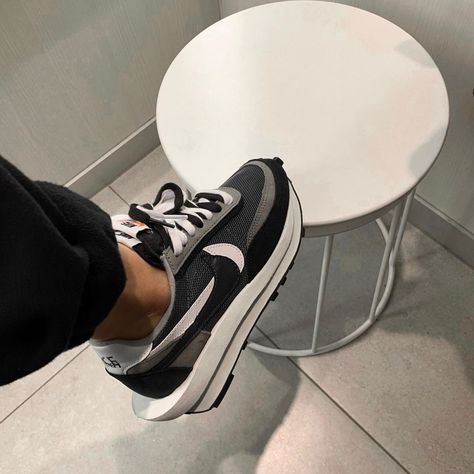 Kim Duong | Germany-Stuttgart on Instagram: “Yum” Nike Sacai Waffle Outfit, Sneakers Noir, Nike Sacai, Jogging Shorts, Jordan Shoes Girls, Foot Socks, Nike Waffle, Fresh Shoes, Shoe Inspo