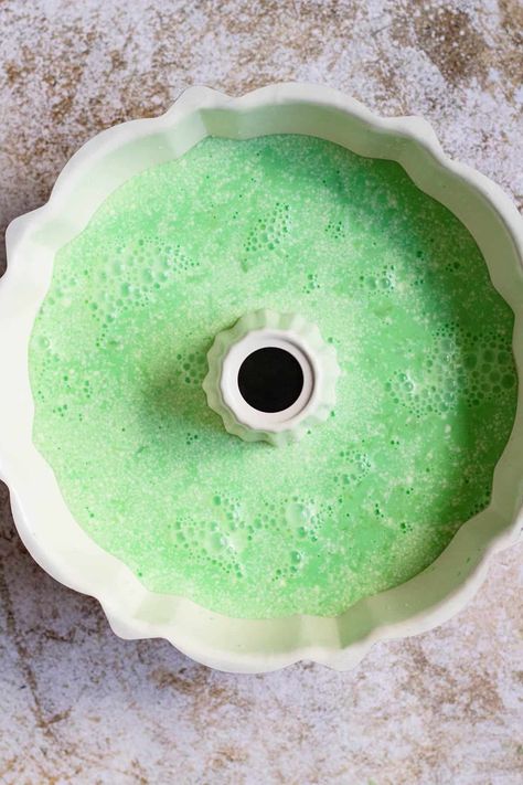 Lime Jello Salad With Cream Cheese, Lime Jello Salad Recipes, Christmas Jello Salad, Lime Jello Recipes, Lime Jello Salad, Green Jello Salad, Lime Jello Salads, Recipes With Cool Whip, Congealed Salad