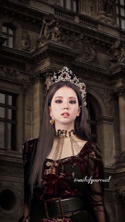 Jisoo Vampire, Blackpink Queen, Dark Royalty Aesthetic, Bella Disney, Best Celebrity Halloween Costumes, Jisoo Edit, Queen Aesthetic, Royalty Aesthetic, Celebrity Halloween Costumes