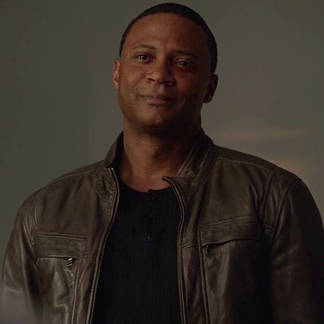 Diggle Arrow, Arrow Series, John Diggle, David Ramsey, The Cw Shows, American Flag Wallpaper, Dc Tv Shows, John Gray, Flag Wallpaper