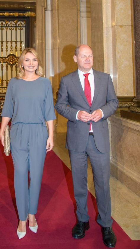 First wife: Angelica Rivera de Peña Nieto ( México ) G20 Summit 2017 Angelica Rivera, Fotos Goals, Charlotte Casiraghi, Fall Fashion Outfits, Meghan Markle, First Lady, Royals, Blonde Hair, Autumn Fashion