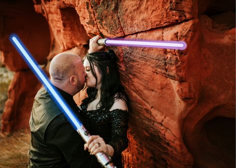 Star Wars Couple Pictures, Lightsaber Engagement Photo, Star Wars Wedding Photoshoot, Star Wars Wedding Colors, Nerdy Engagement Photos, Starwars Photoshoot, Sith Wedding, Star Wars Engagement Photos, Sedona Photoshoot