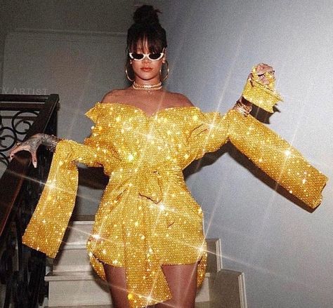 Rihanna 💛 Orange Aesthetic Celebrities, Rihanna Yellow Aesthetic, Yellow Celebrity Aesthetic, Rihanna Widget, Yellow Aesthetic Celebrity, Rihanna Aesthetic Mood, Yellow Girl Aesthetic, Fashion Widgets, Rhianna Aesthetic