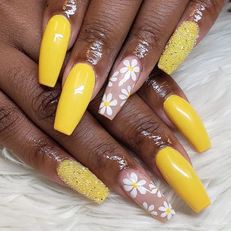 AVONXTHAO’s Instagram post: “#nailedbyavon #nails #naildesigns #nailmagazine #nailmakeover #nail #nailstagram #nailart #dailycharme #oceannailsupply  #allpowder #tictok…” Light Yellow Gel Nails, Yellow And White Nails Design, Nail Designs Summer Yellow, Blue Yellow Nails, Yellow Glitter Nails, Yellow And White Nails, Yellow Nail Designs, Belle Nails, Future Nails