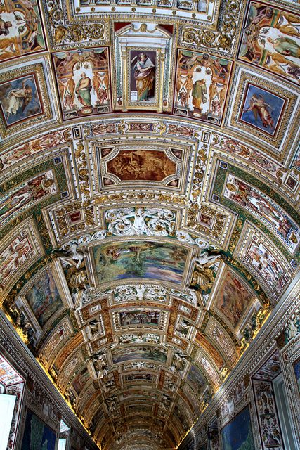 I love the tapestries!!!  #monogramsvacation Vatican Aesthetic Dark, The Vatican Museum, Rome Museums, Vatican Library, Vatican Museum Sculpture, Visiting The Vatican, Vatican Museum, Istoria Artei, Sacred Architecture