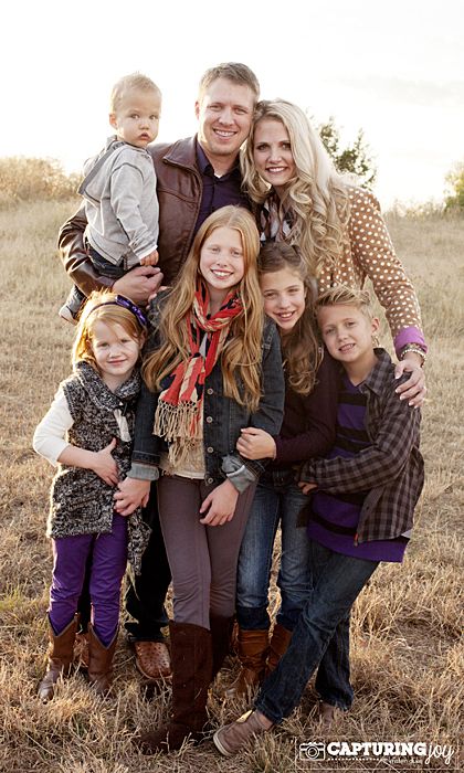 Standing Family Photos, Family Of 7 Picture Ideas, Family Of Seven Picture Ideas, Family Of Six Photo Ideas, Family Of 7 Picture Poses, Family Of 7 Photoshoot, Large Family Photo Shoot Ideas, Extended Family Portraits, Large Family Photography