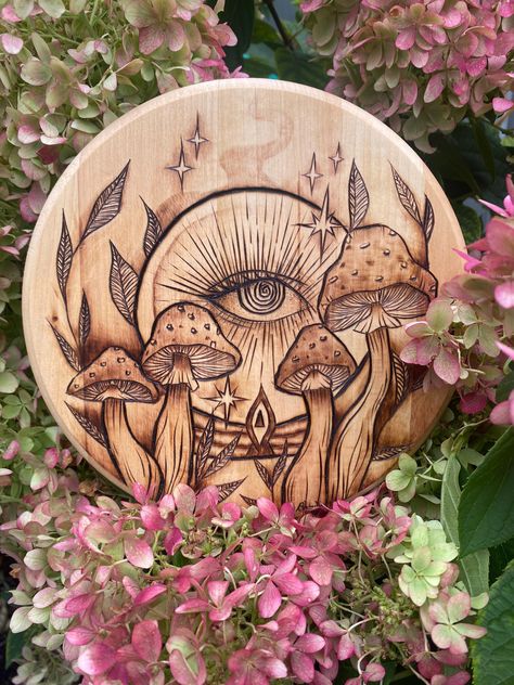 A psychedelic crystal ball themed Pyrography art piece. This is the second piece in my Halloween 2024 collection Easy Wood Burning Projects, Wood Burning Dream Catcher, Wood Burn Ideas, Halloween Wood Burning Ideas, Driftwood Pyrography, Halloween Wood Burning, Skull Wood Burning, Burning Wood Art, Wood Burning Gift Ideas