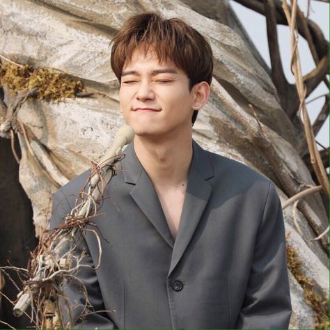 EXO FANBASE 🌎 on Twitter: "HPBD to our precious Kim Jongdae 🎊🎈🎁🎂  EXO-L wish you to always fill with happiness and always be healthy. Thanks for all your hard work and for being a part of EXO. Hope you will continue to be successful in everything you do💖  #VocalKingChenDay  #HappyChenDay  @weareoneEXO… https://t.co/GN64hc6sqf" Exo Jongdae, Chen Exo, Exo Ot12, Baekhyun Chanyeol, Exo Chen, Xiu Min, Kim Jongdae, Lu Han, Kpop Exo