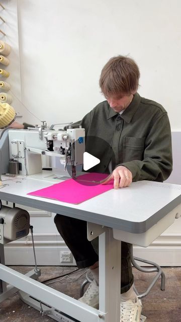 Edward De Lacy on Instagram: "Available now. Link in Bio. ‘Celeste’ clutch bag creating in this amazing bright pink from @eccoleather lined in metallic gold leather and finished with a YKK Excella zip closure. Edges hand painted with @giardinigroup dense edge paint. Machine used is a Durkopp Adler 267 with Gutermann 30 threads." Hand Painted Leather Bag, Painted Leather Bag, Hand Painted Leather, Fabric Bags, Painting Edges, Gold Leather, Metallic Gold, Bright Pink, Gold Metal