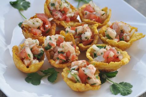 Plantain Cups, Fried Plantain, Carribean Food, Plantain Recipes, Boricua Recipes, Ceviche Recipe, Shrimp Appetizers, Shrimp Ceviche, Haitian Food Recipes