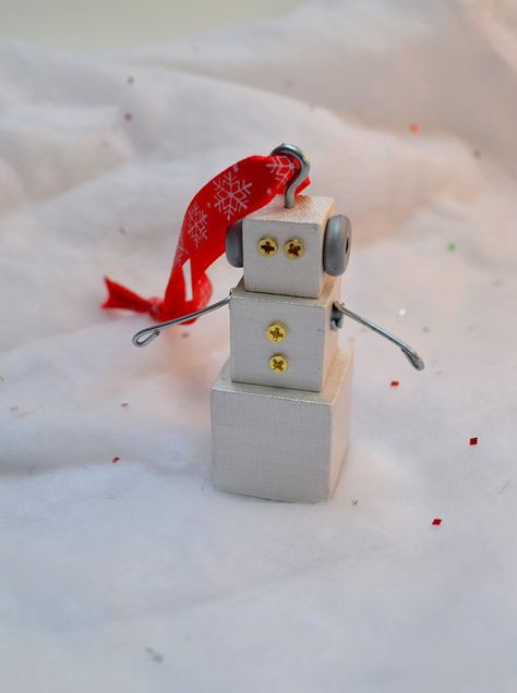 Ordiment Ideas, Robot Christmas, Christmas Robot, Hipster Christmas, Sandy Claws, Snow Buddies, Steampunk Christmas, Cool Christmas, Sleigh Bells