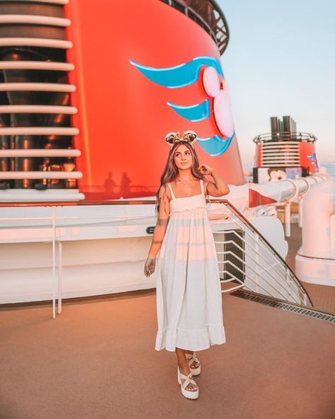 Disney Cruise Aesthetic Pics, Disney Cruise Photos, Disney Cruise Photo Ideas, Disney Cruise Outfits For Women, Disney Cruise Aesthetic, Cruise Photography Ideas, Disney Cruise Outfits, Disney Cruise Pictures, Disney Baby Announcement