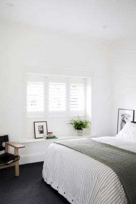 Californian Bungalow Renovation-Architect Prineas-12-1 Kindesign Contemporary Sheds, Key House, Owner Builder, White Wall Bedroom, Dark Carpet, Black Carpet, Architect House, Easy Home Decor, Contemporary Bedroom