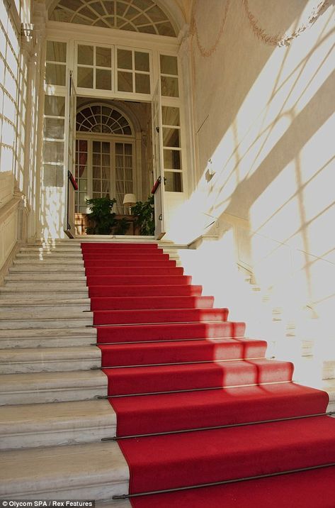 Red carpet: The scarlet stair runner must have been a welcome sight to Grace Kelly who had attended may a film premiere Red Carpet Stairs, Candle Stairs, Wedding Stairs, Flag Aesthetic, School Reception, Home Depot Carpet, Grace Of Monaco, Striped Carpets, Lux Life