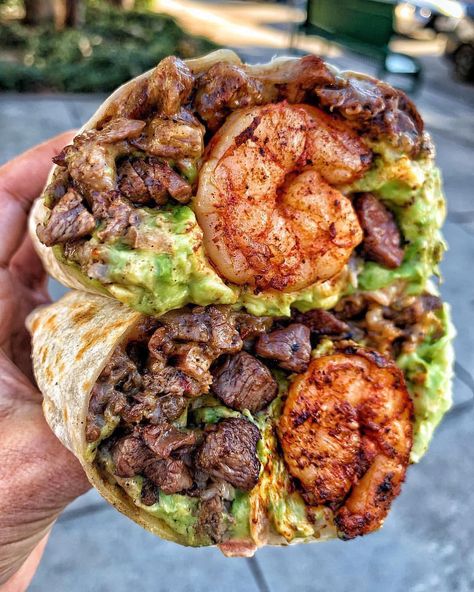 MAR Y TIERRA (surf n’ turf) BURRITO 🌯🥩🍤 Mesquite-grilled Angus Beef Carne Asada & Shrimp w/ avocado, cheese, tomato and chipotle mayo!🔥 📷:… Surf N Turf, Surf And Turf, Chapati, Carne Asada, Food Goals, Diet Keto, Food Obsession, Pretty Food, Food Cravings