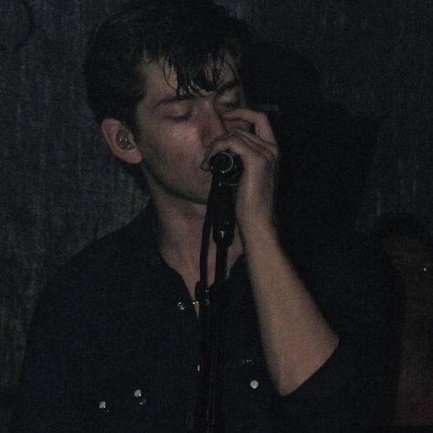 Alex Turner Icon, Alex Turner Arctic Monkeys, Alex Turner, Arctic Monkeys, Monkeys, Singing, On Instagram, Instagram