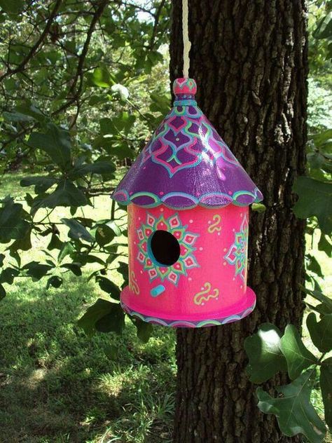 DIY Hanging Tin Can Ideas for Yard and Home Hand Painted Birdhouses, Birdhouse Craft, Bird Houses Ideas Diy, Beautiful Birdhouses, Bird House Feeder, Bird Houses Painted, Tin Can Crafts, Birdhouse Designs, Diy Bird Feeder