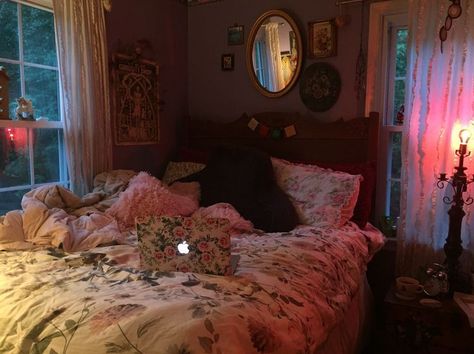 Light Goth Room, Simple Whimsigoth Bedroom, Grandmacore Bedroom Aesthetic, Mazzy Star Room, Bed Next To Door, High Ceilings Bedroom, Twilight Bedroom Aesthetic, 2010s Bedroom, Downtown Bedroom Aesthetic