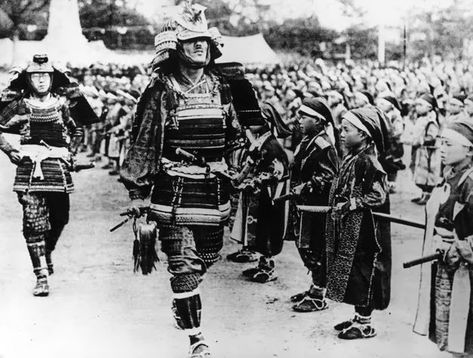 Photo Japon, Ronin Samurai, World Wars, Ancient Japan, Vintage Pics, Japan History, Japanese Warrior, Japanese History, Samurai Armor