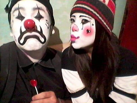 Dark Clown Couple Costume, Cholo Clown Makeup Men, Clown Couple Makeup, Matching Clown Makeup, Couples Face Paint Halloween, Skeleton Clown Makeup, Couples Clown Makeup, Clown Makeup Couple, Clown Costume Couple