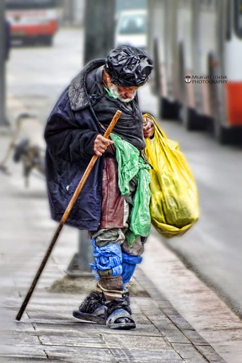 Hobo Chic, Homeless People, We Are The World, Helping The Homeless, Poor People, Third World, Pose Reference Photo, Documentary Photography, Man Photo