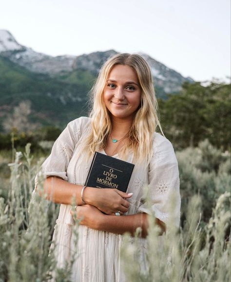 Photoshoot With Bible, Senior Pics With Bible, Senior Photos With Bible, Christian Photoshoot Ideas, Senior Pictures With Bible, Bible Senior Pictures, Bible Photoshoot, Bookish Photoshoot, Mission Photoshoot