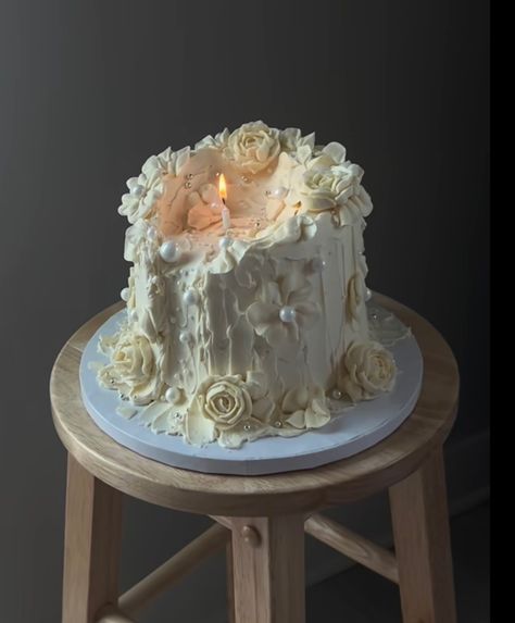 Ethereal Birthday Cake, Ethereal Cake Design, Melting Candle Cake, Celebration Of Life Memorial Cake Ideas, Single Teir Cakes Wedding, Ethereal Birthday, Melted Candle Cake, Aged To Perfection Cake, Full Moon Cake