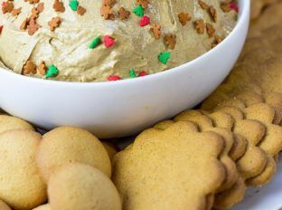 Gingerbread Cheesecake Dip - Dinner, then Dessert Gingerbread Dip Recipe, Gingerbread Dip, Gingerbread Cookie Dip, Graham Cracker Dip, Soft Gingersnap Cookies, Plain Chicken Recipe, Gingerbread Cheesecake, Cracker Dip, Gluten Free Gingerbread