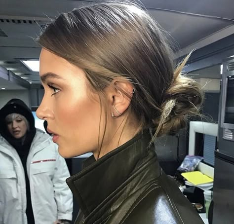 Makeup Tip, Josephine Skriver, Low Bun, Nose Job, Elegant Hairstyles, Hair Envy, Grunge Hair, Makeup And Hair, Hair Dos