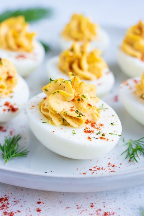 Paleo Deviled Eggs, Sandwich Cubano, Southern Deviled Eggs, Deviled Eggs Recipe Classic, Avocado Deviled Eggs, Best Deviled Eggs, Deviled Eggs Easy, Bacon Deviled Eggs, Deviled Eggs Classic