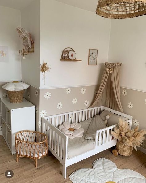 Bedroom Wall Decor Ideas, Cozy Baby Room, Baby Nursery Inspiration, Baby Room Neutral, Baby Room Themes, Toddler Girl Room, Baby Zimmer, Toddler Room Decor, Kids Bedroom Inspiration