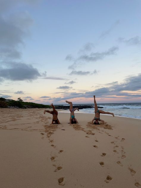 beach subset handstand hawaii friends Hawaii Friends, Hawaii Life, Dream Vacation, Handstand, 2024 Vision, Happy Place, Dream Vacations, Summer 2024, Happy Places