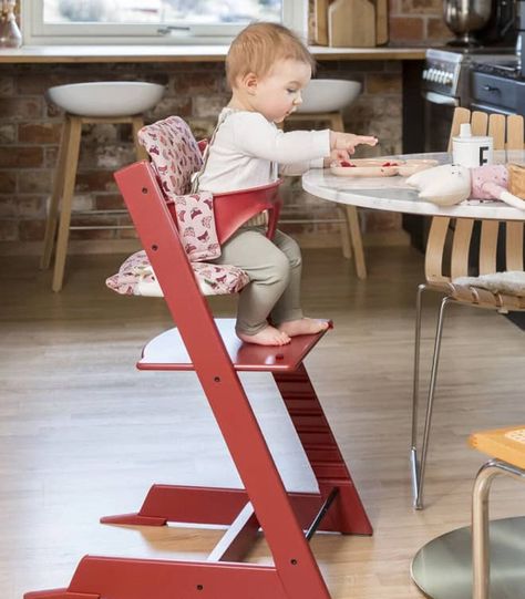 I Ditched My Compact, Folding High Chair for This, and I��’ve Never Looked Back https://www.thekitchn.com/stokke-tripp-trapp-high-chair-love-letter-review-23684494?utm_source=RSS&utm_medium=feed&utm_campaign=Category%2FChannel%3A+main #recipes #splendidum.com Tripp Trapp High Chair, Folding High Chair, Best High Chairs, Antilop High Chair, Tripp Trapp Chair, Stokke Tripp Trapp, Natural Baby Shower, Tripp Trapp, Kids Desk Chair