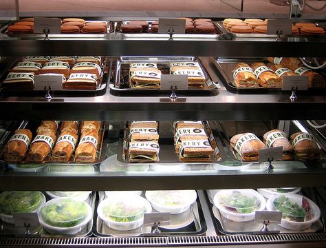 fridge display Cafe Fridge Display Ideas, Grab And Go Sandwich Display, Sandwich Display, Fridge Display, Deli Display, Brownie Shop, Display Fridge, Sandwich Packaging, Bouchon Bakery