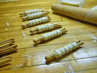 Lost and Found Clothespin Cookies Clothespin Cookies, Slovak Recipes, Cream Horns, Cookie Table, Cookie Swap, Italian Cookies, Lost And Found, Italian Desserts, Face To Face