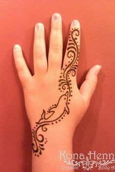 Small Henna Tattoos, Small Henna Designs, Henne Tattoo, Cute Henna Designs, Cute Henna Tattoos, Henna Style Tattoos, Small Henna, Henna Inspired Tattoos, Cute Henna